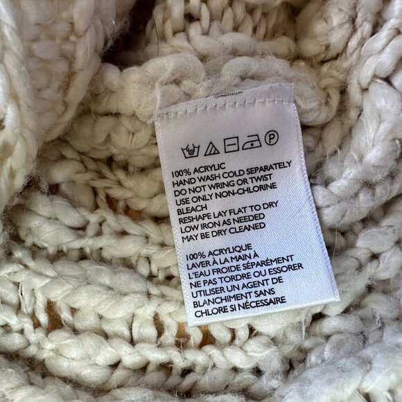 URBAN OUTFITTERS Open Weave V Neck Chunky Sweater Size XS - Picture 5 of 8